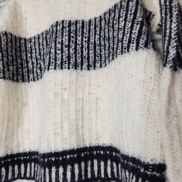 Sundance Womens Wool Striped Snap Front Cardigan Sweater White Black Size Medium - Picture 10 of 12